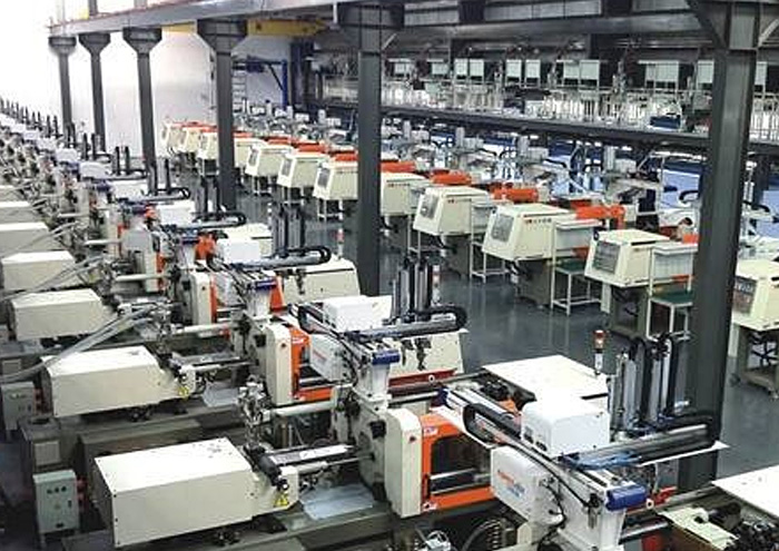 中国网专访海伦裕龙塑胶制品有限公司总经理朱秀华